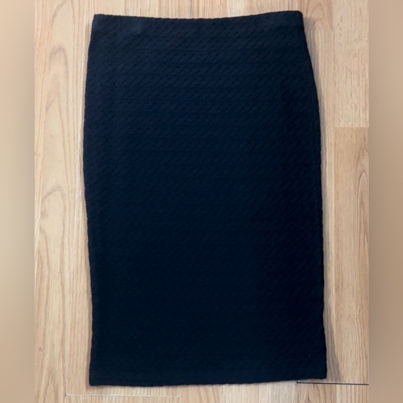 Gianni Bini Size Medium Black Fitted Skirt - Picture 2 of 9